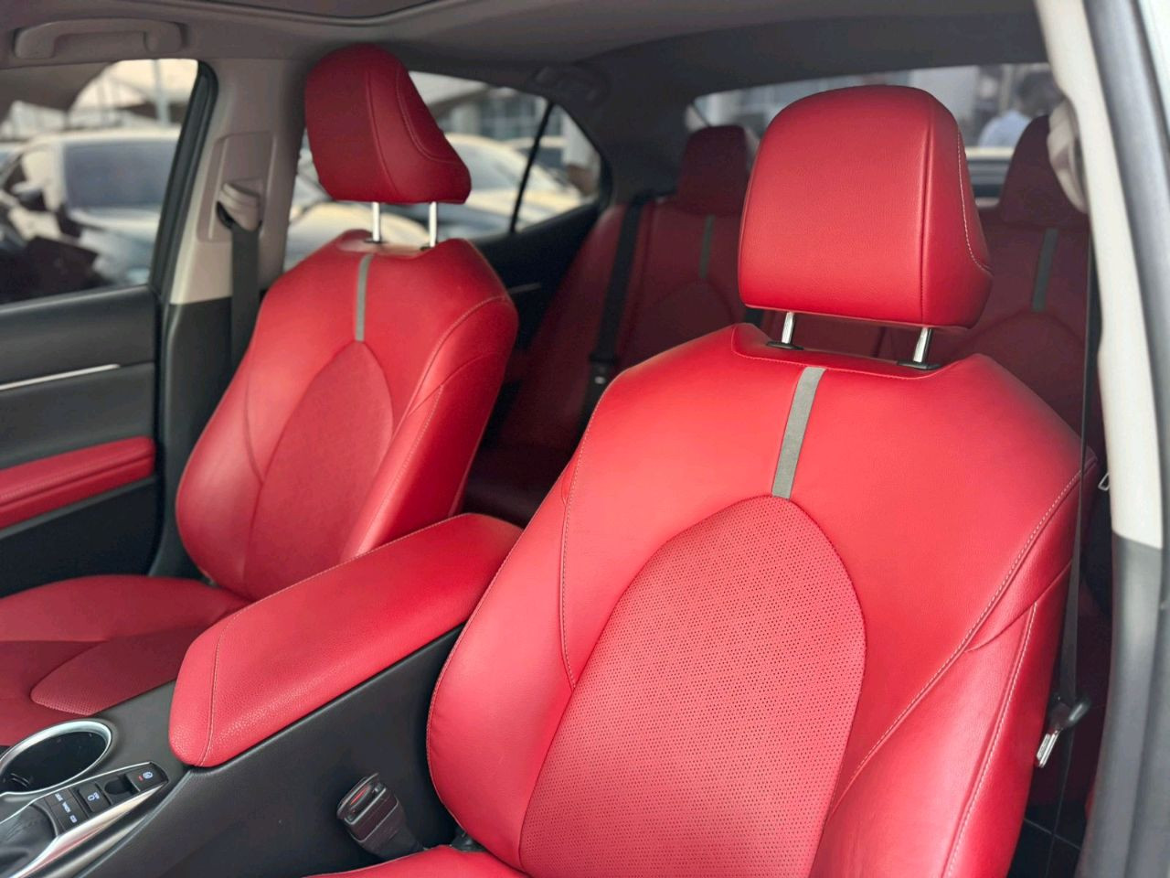 Toyota Camry - Image 9