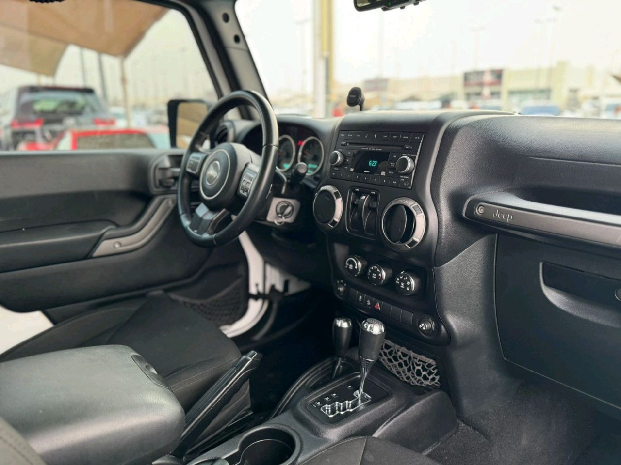 Jeep Wrangler - Image 11