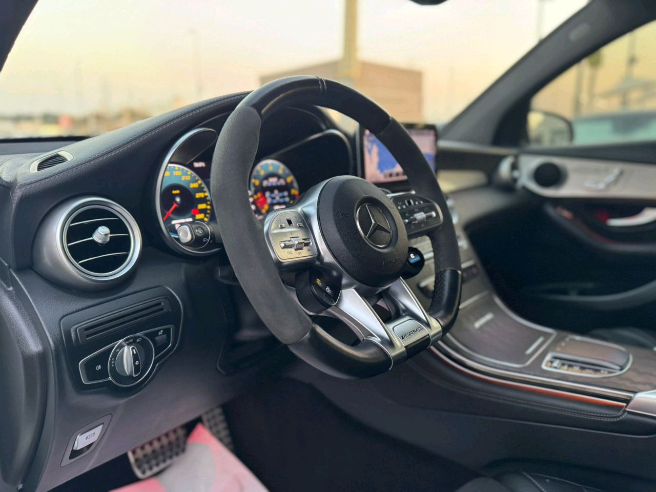 Mercedes Benz GLC - Image 15