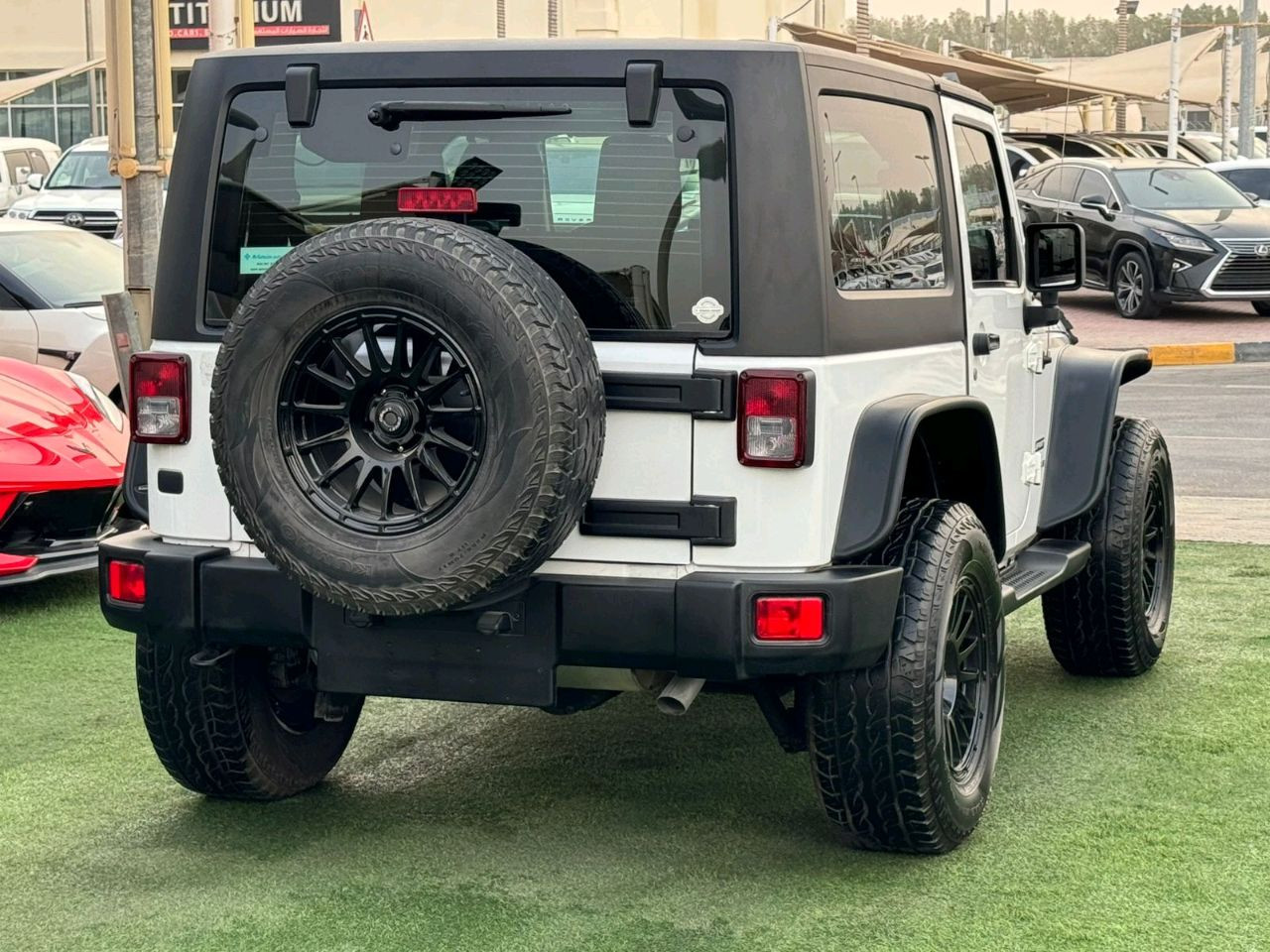 Jeep Wrangler - Image 12