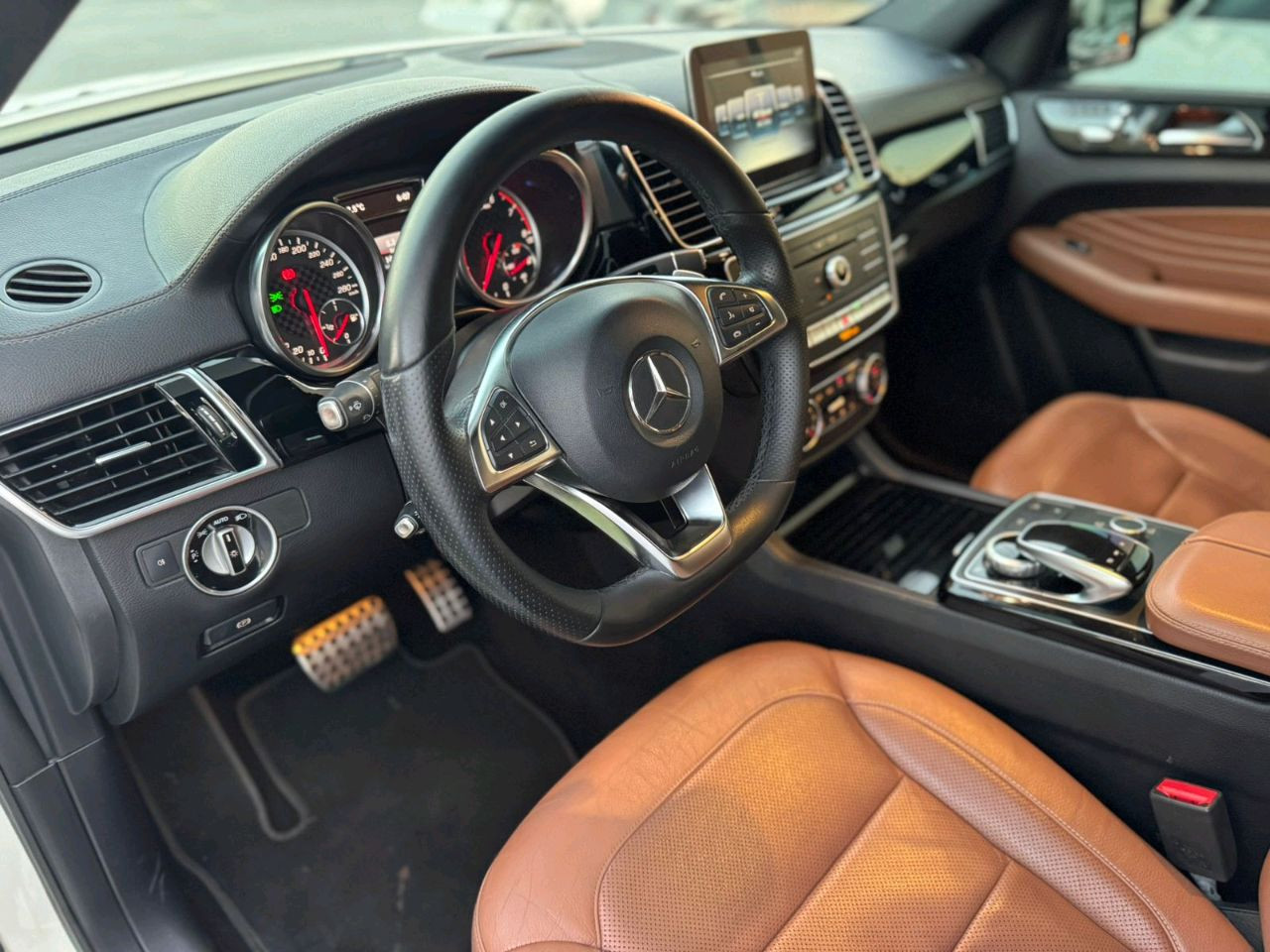 Mercedes Benz GLE SUV - Image 2