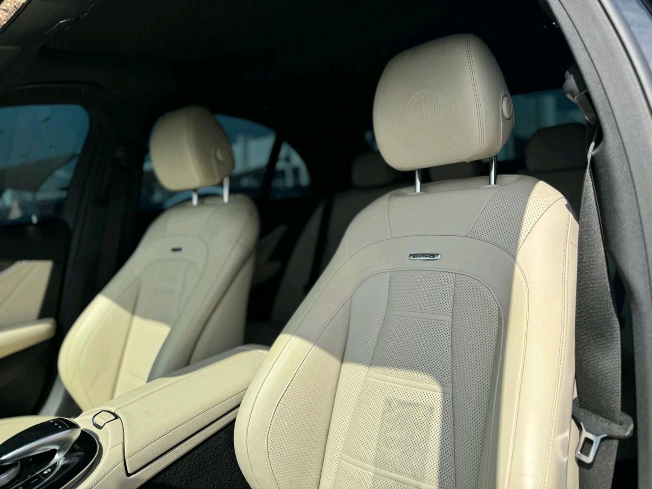 Mercedes Benz E-Class - Image 8