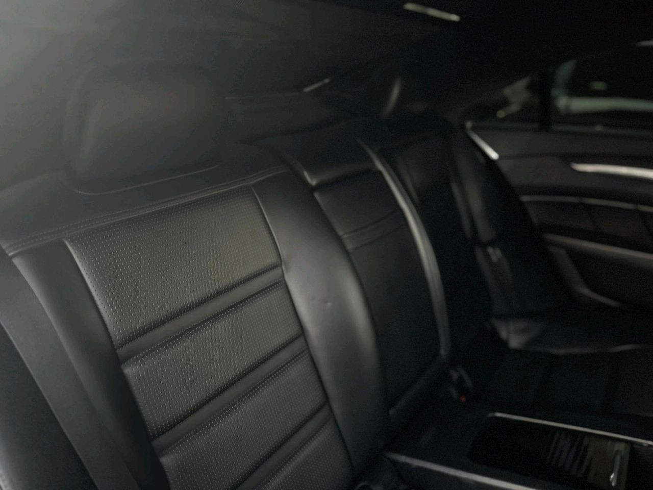 Mercedes Benz CLS-Class - Image 8