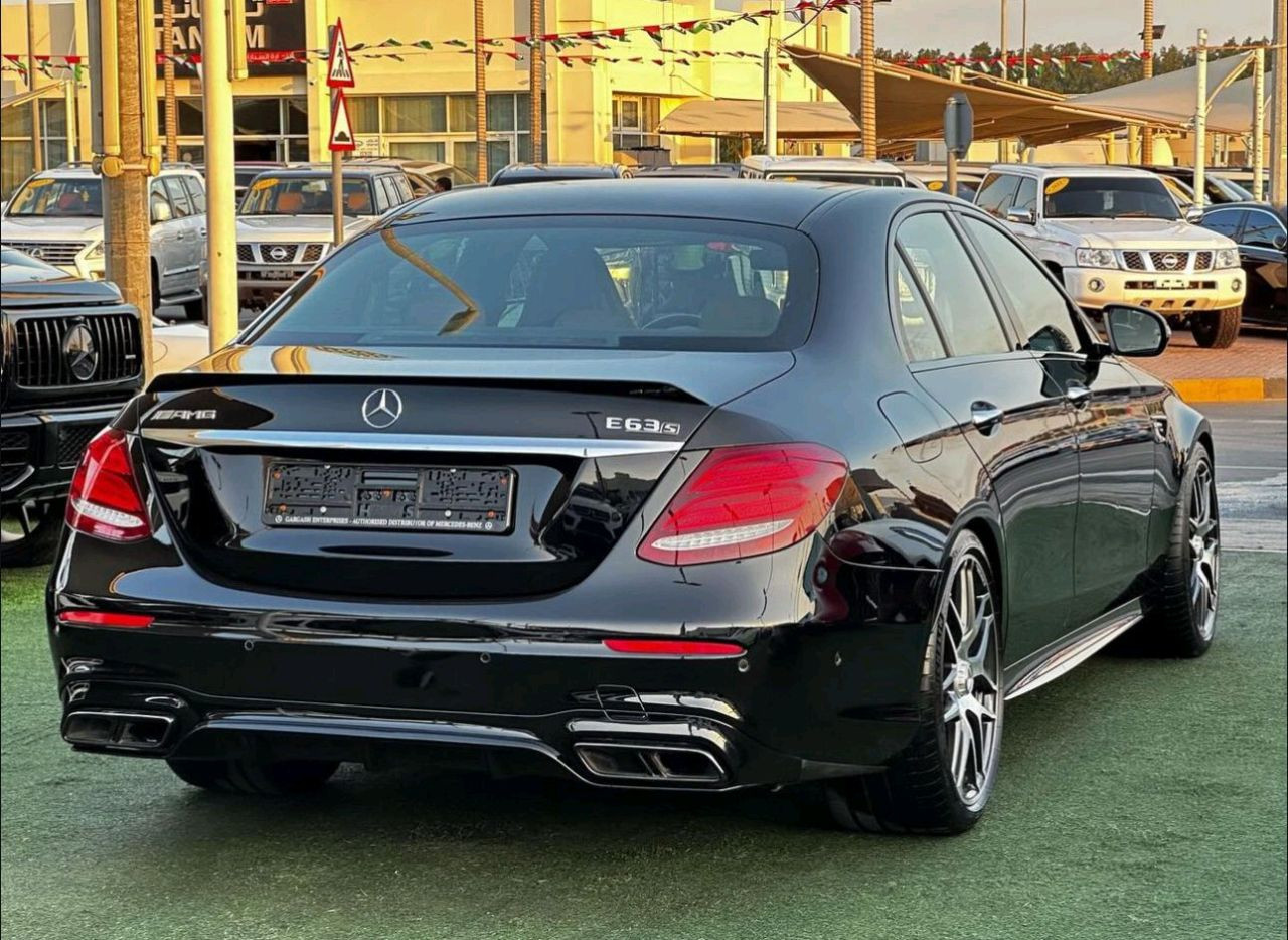 Mercedes Benz E-Class - Image 10