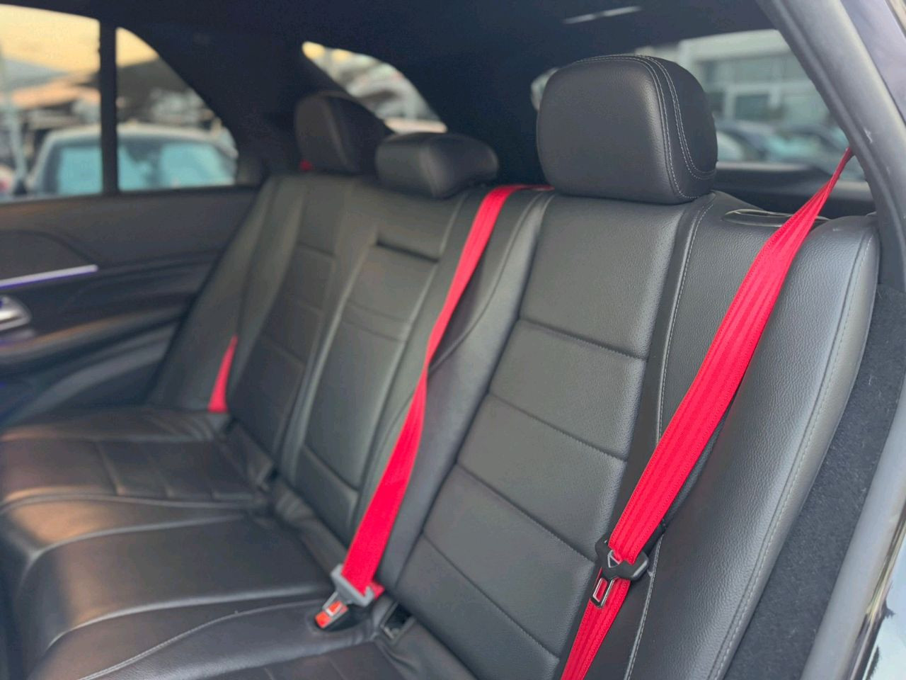 Mercedes Benz GLE SUV - Image 10