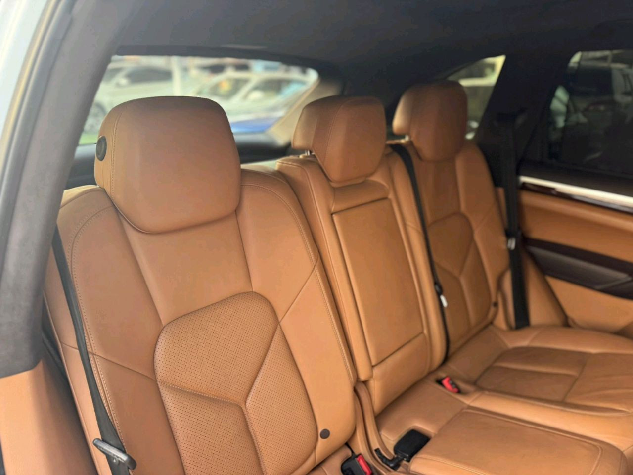 Porsche Cayenne - Image 4