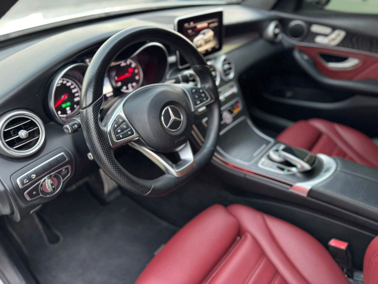 Mercedes Benz C-Class - Image 8