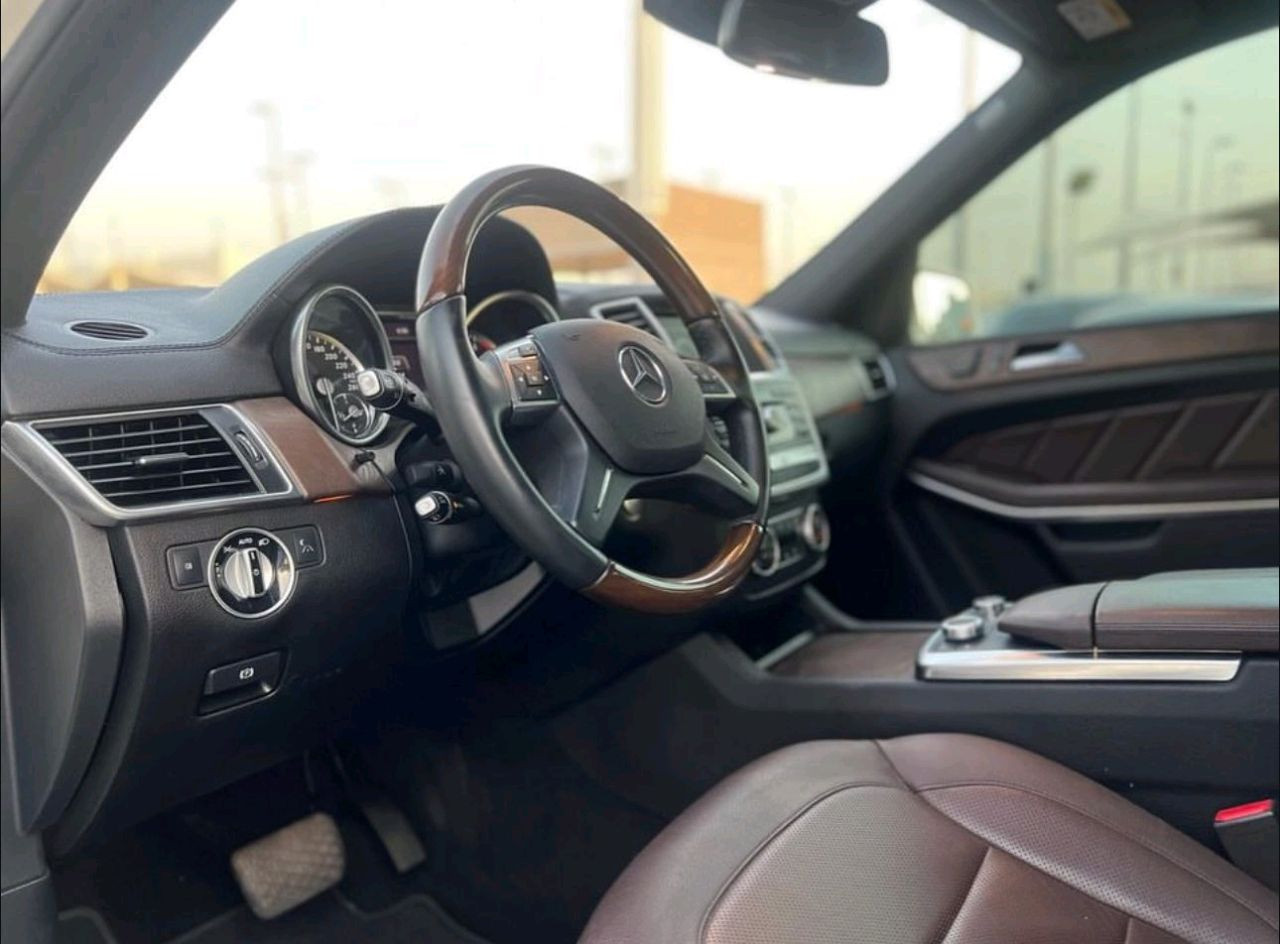 Mercedes Benz GL - Image 4