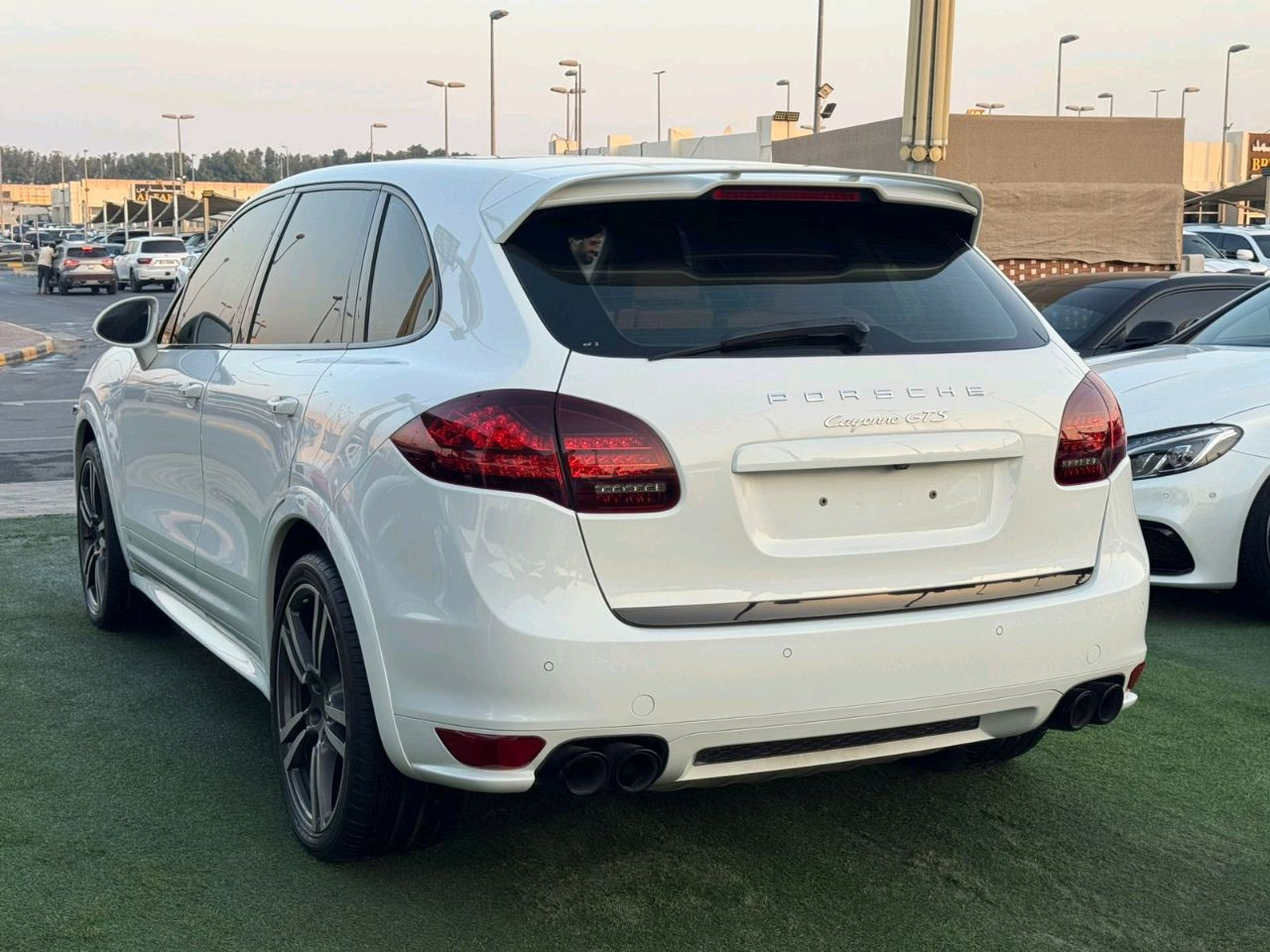 Porsche Cayenne - Image 8