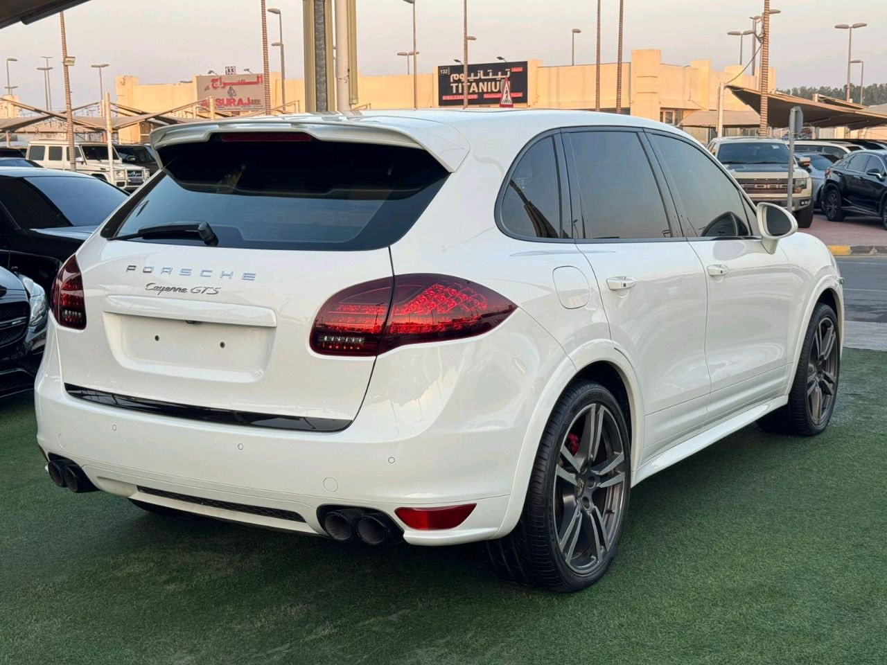 Porsche Cayenne - Image 13