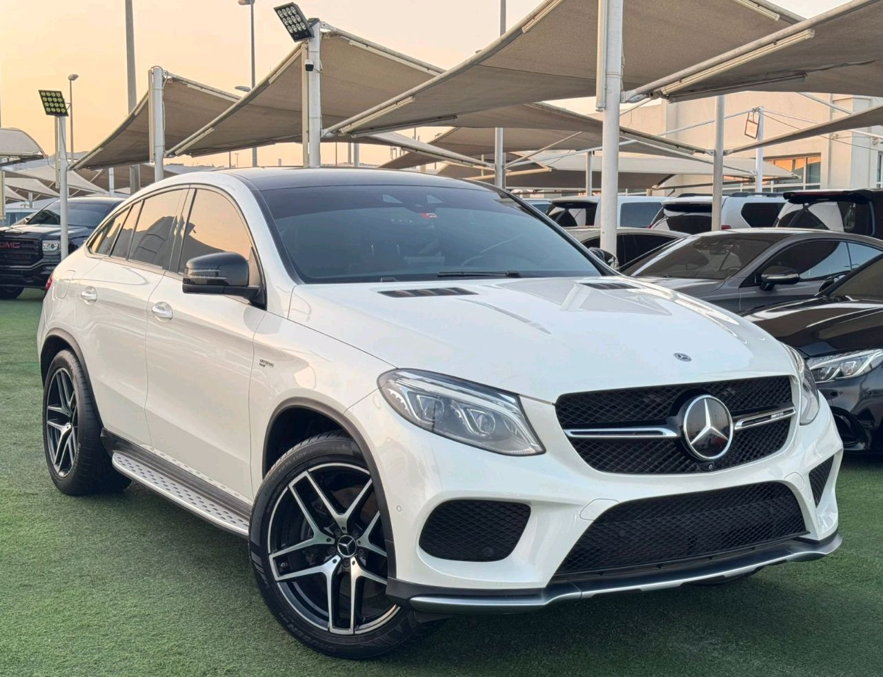 Mercedes Benz GLE SUV - Image 9