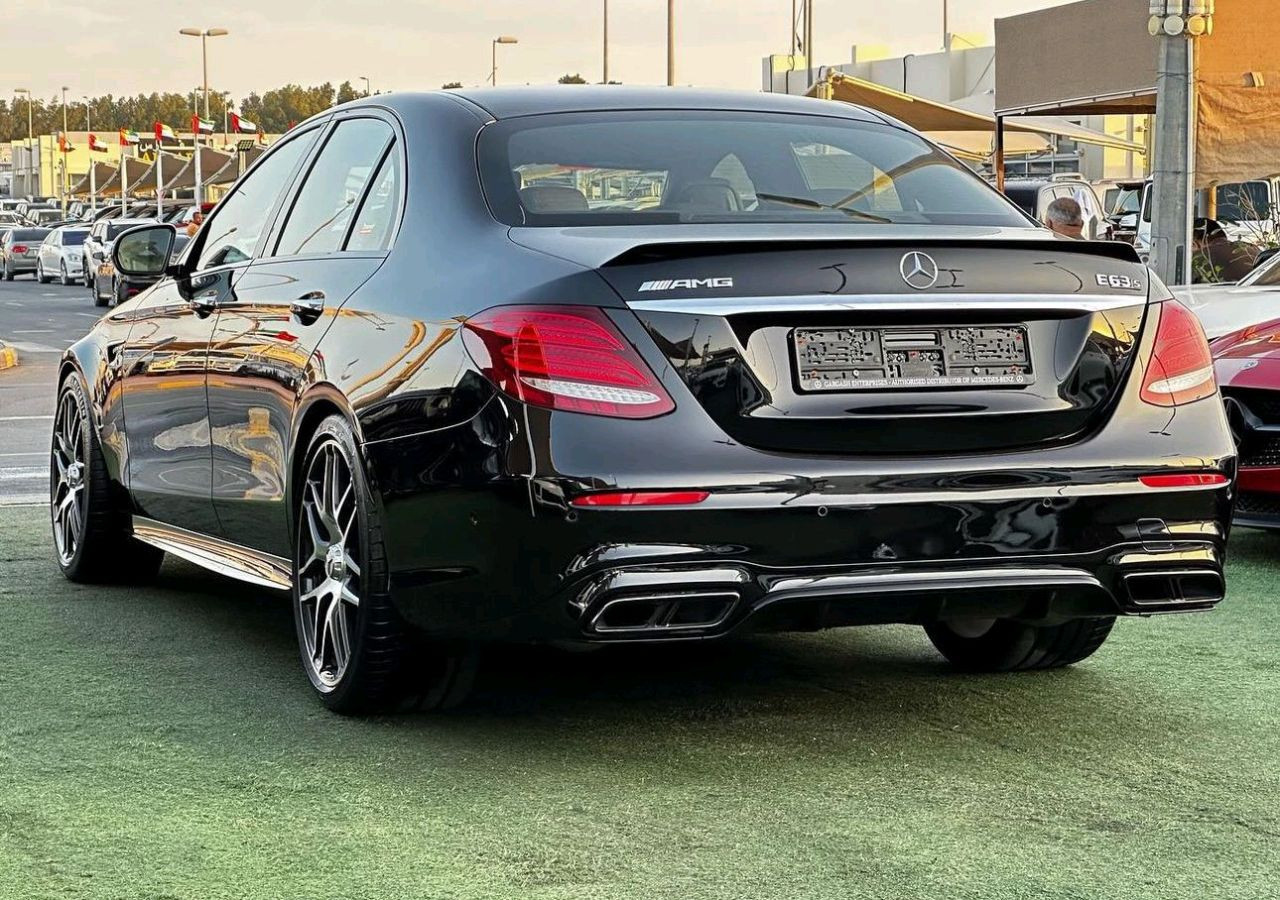 Mercedes Benz E-Class - Image 11
