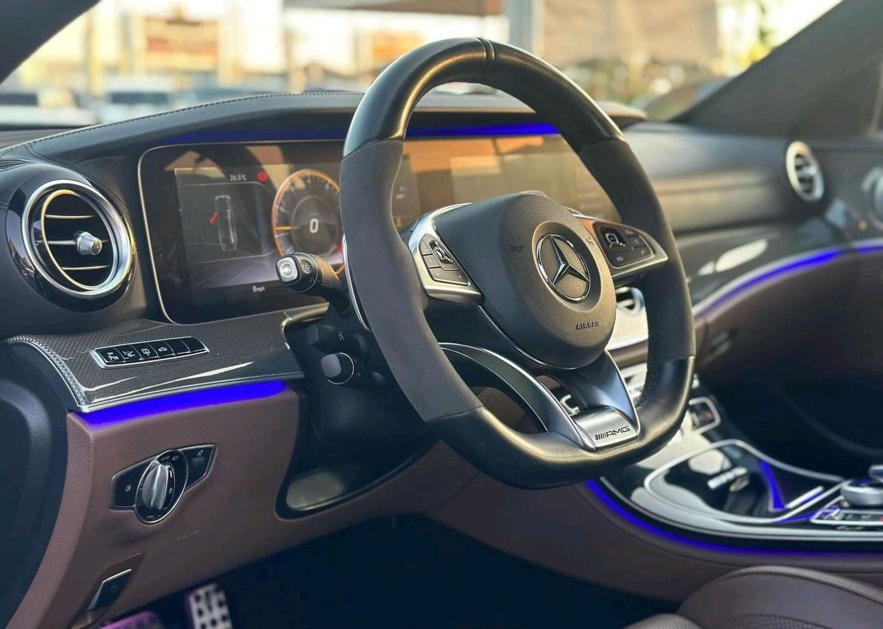 Mercedes Benz E-Class - Image 4