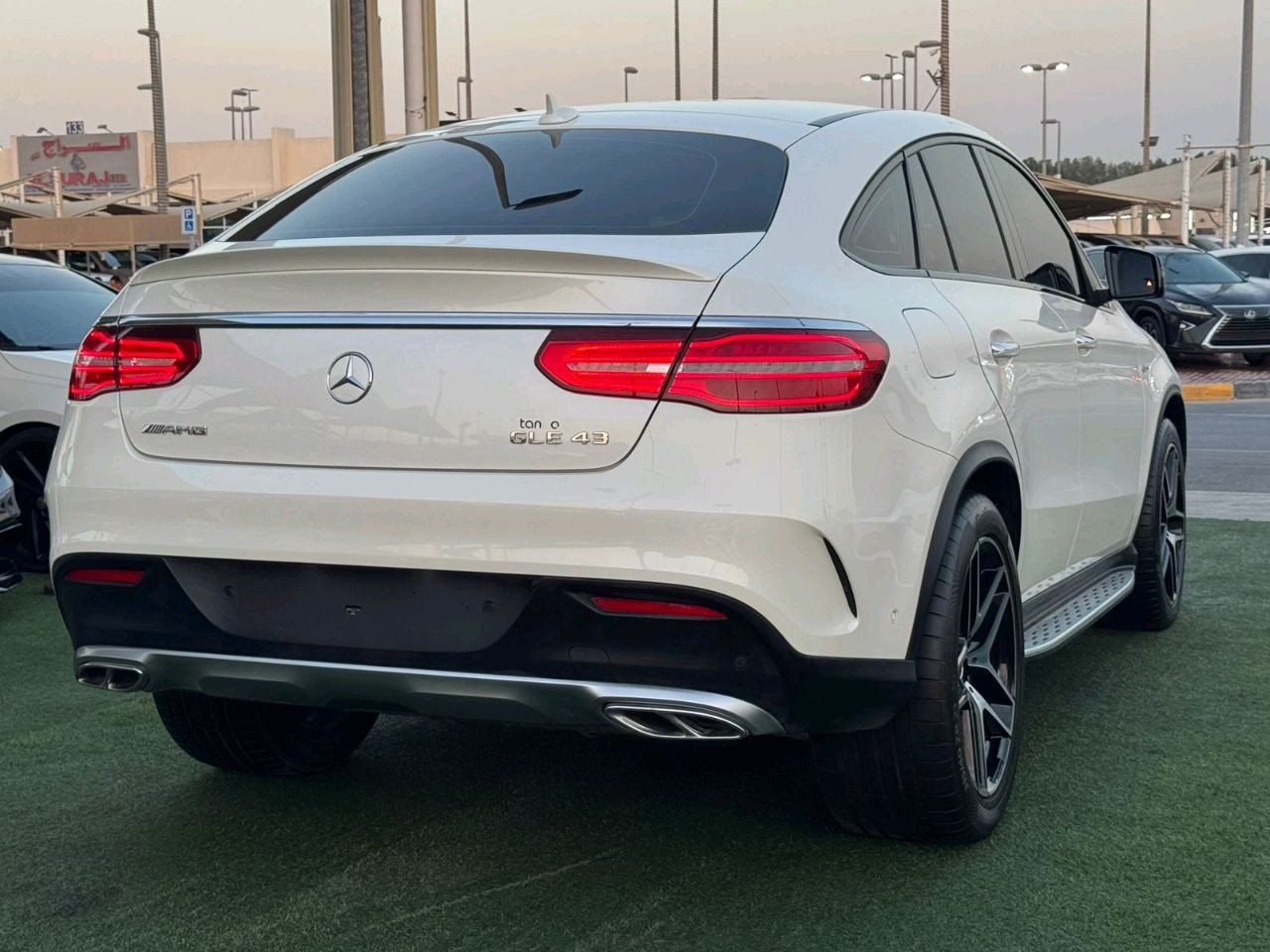 Mercedes Benz GLE SUV - Image 8