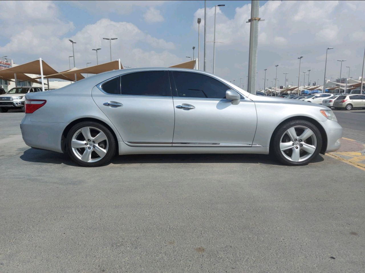 Lexus LS-Series - Image 3