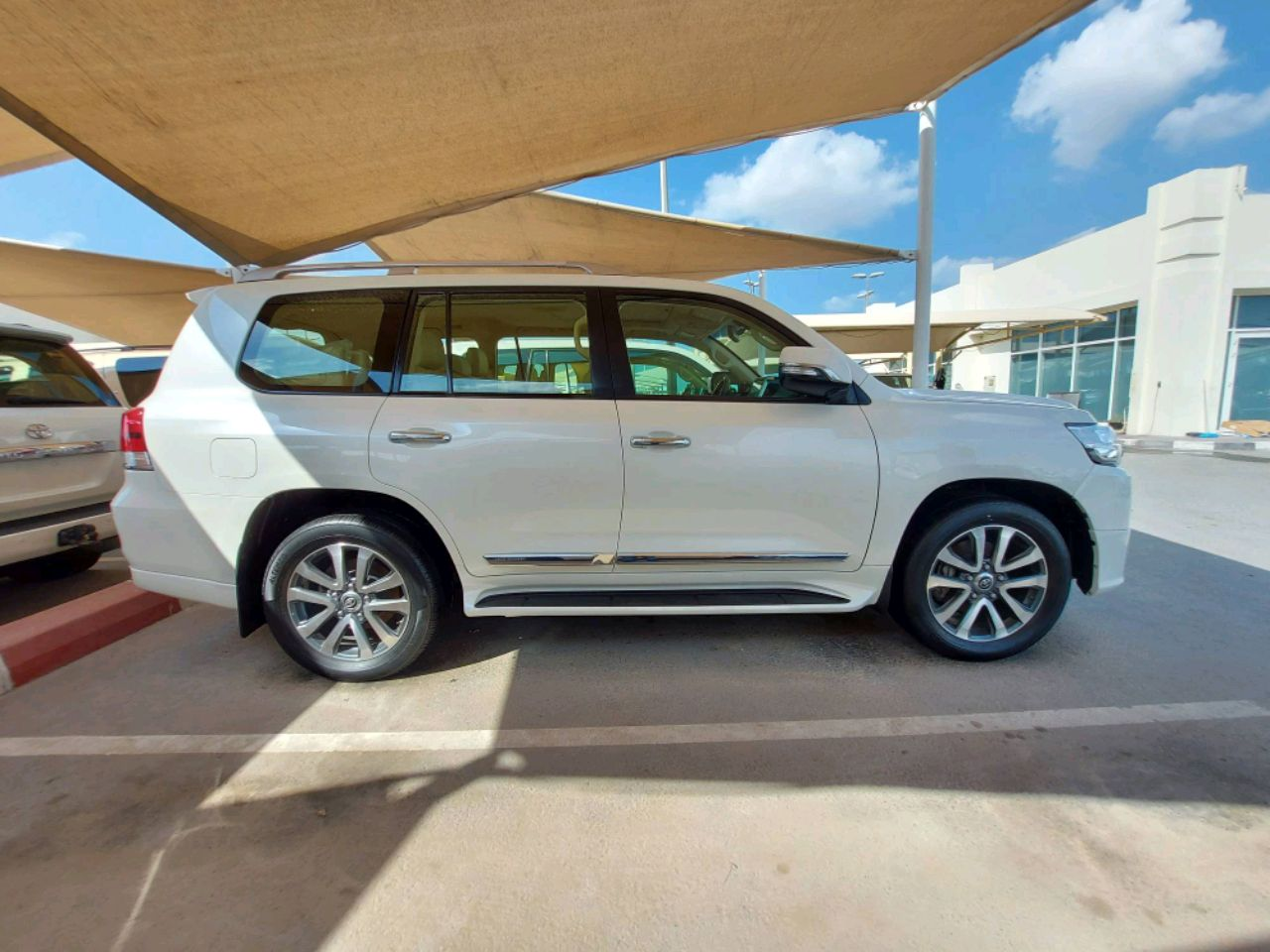 Toyota Land Cruiser - Image 5