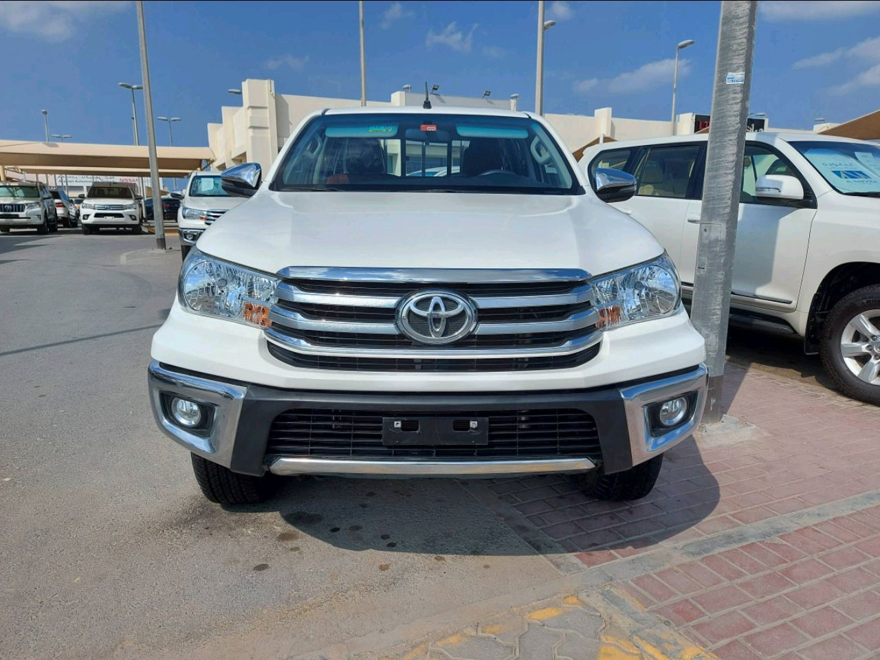 Toyota Hilux - Image 4