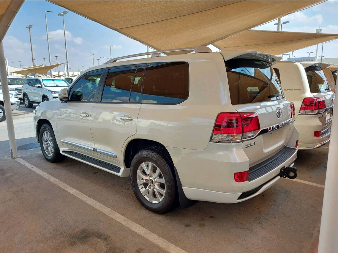 Toyota Land Cruiser - Image 3
