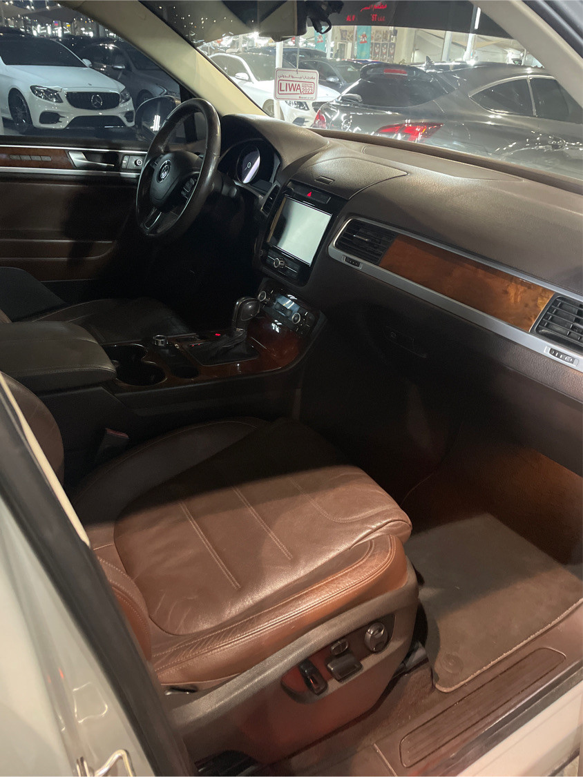 Volkswagen Touareg - Image 7