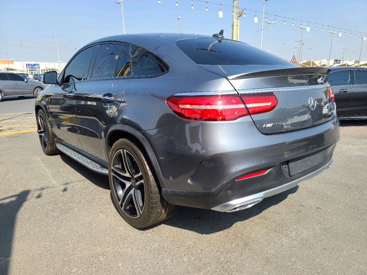 Mercedes Benz GLE SUV - Image 9