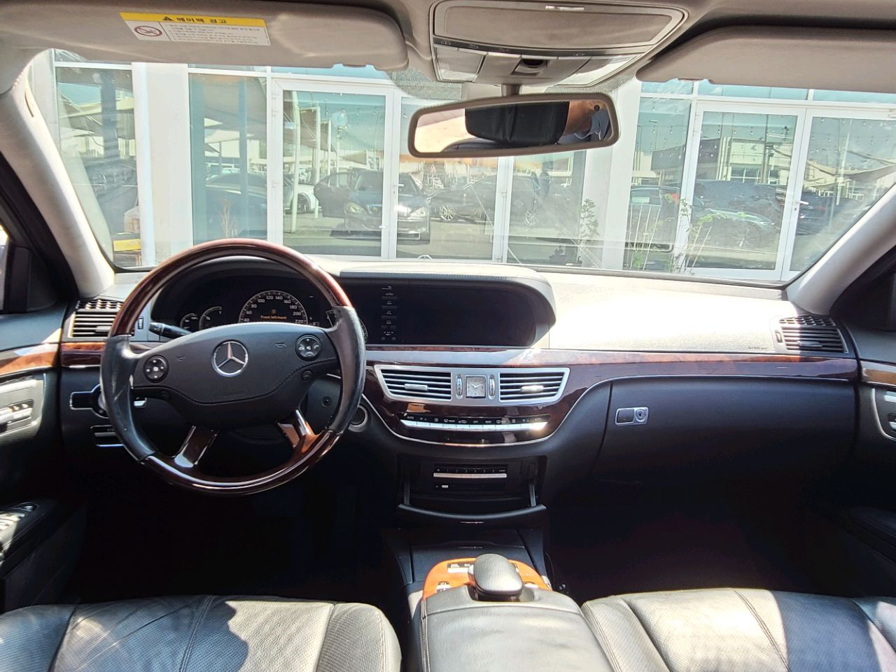 Mercedes Benz S-Class - Image 4