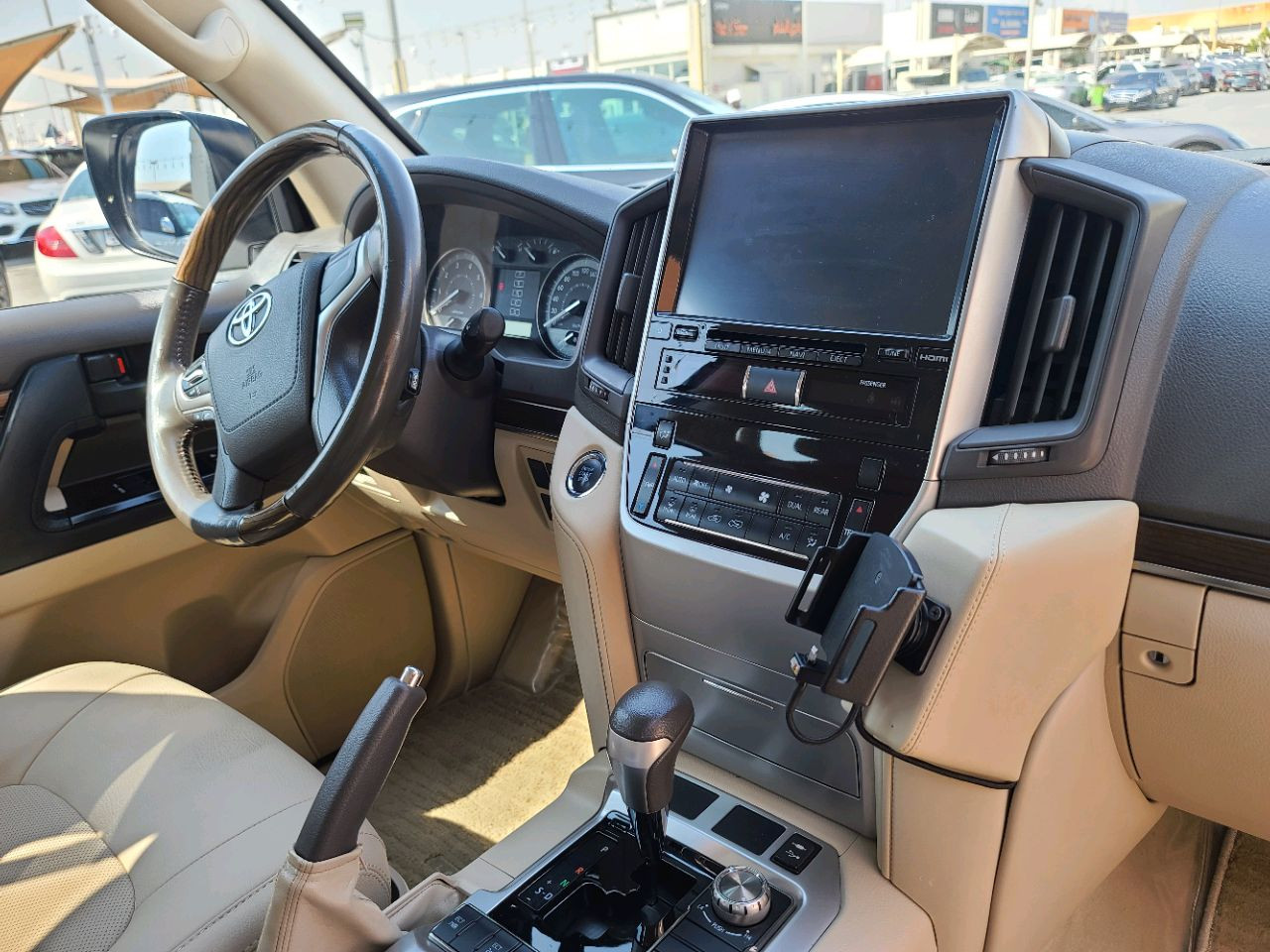 Toyota Land Cruiser - Image 6