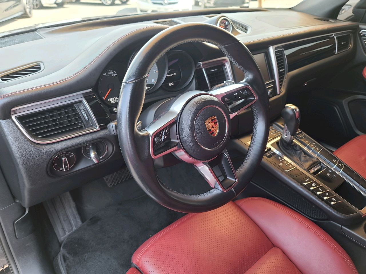 Porsche Macan - Image 3