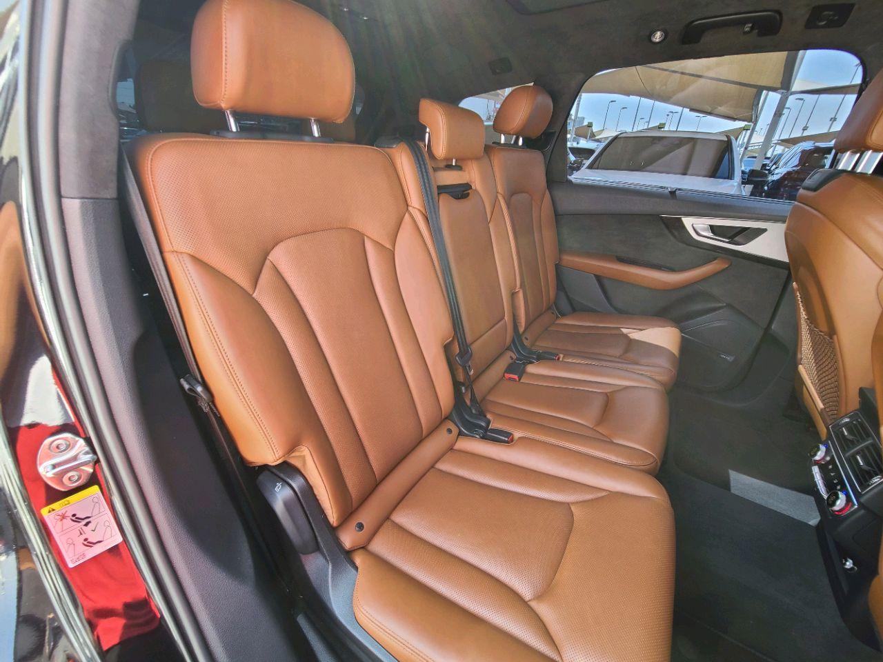 Audi Q7 - Image 9