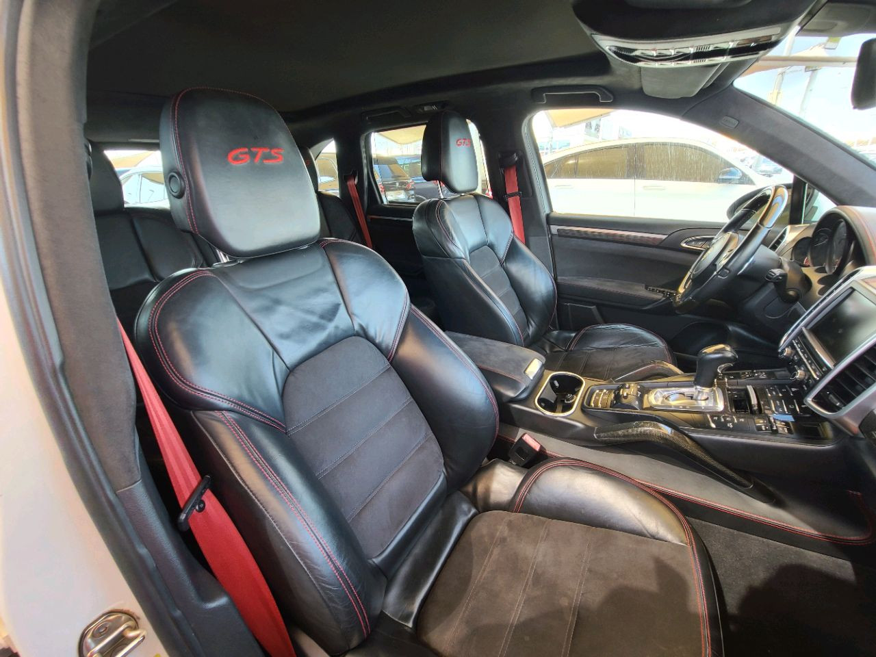 Porsche Cayenne - Image 8