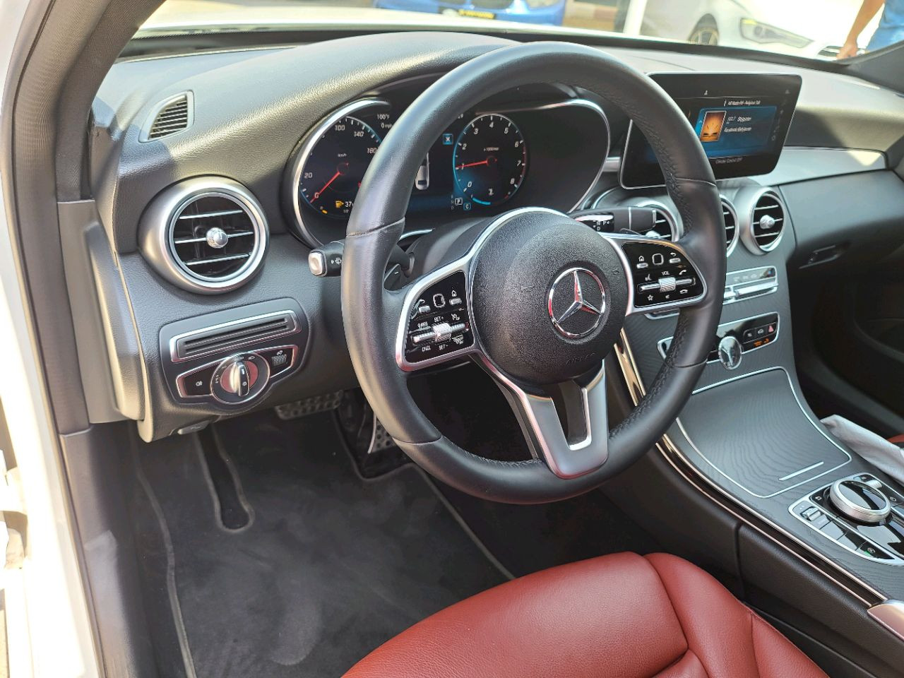 Mercedes Benz C-Class - Image 10