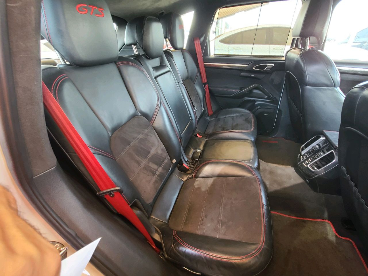 Porsche Cayenne - Image 9