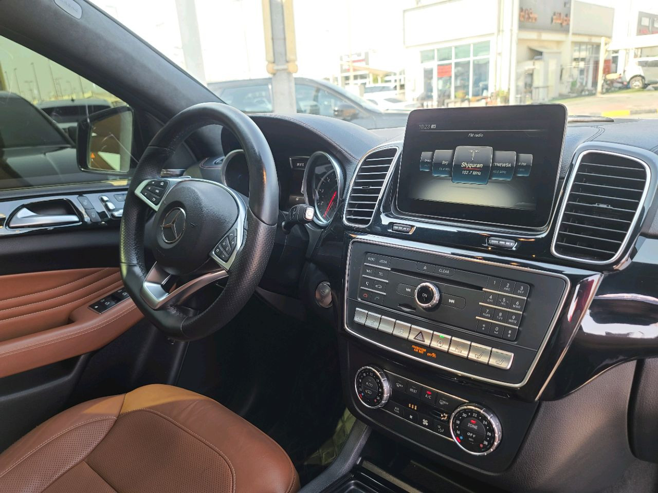 Mercedes Benz GLE SUV - Image 4