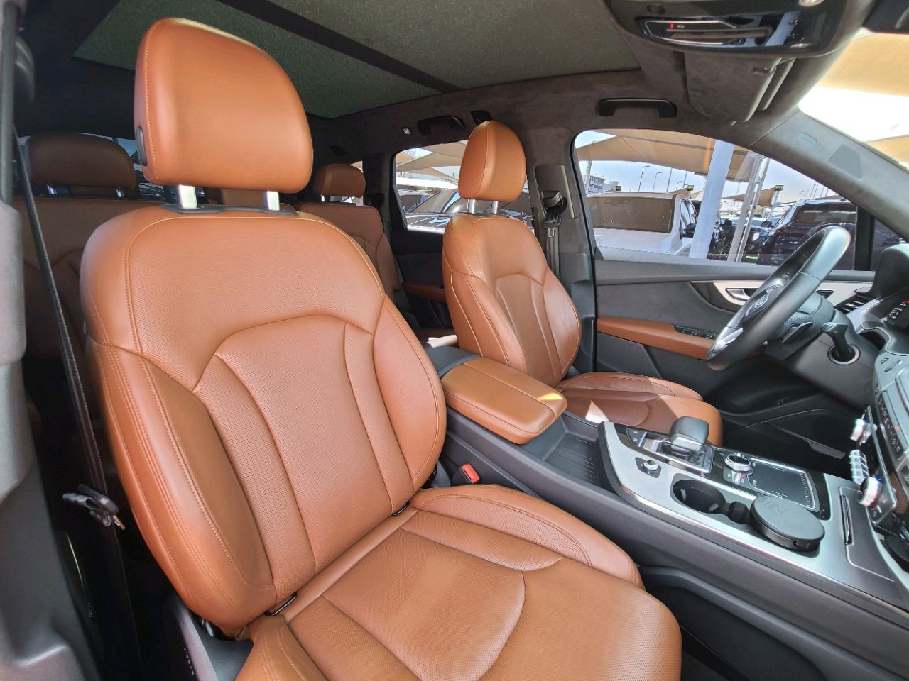 Audi Q7 - Image 10