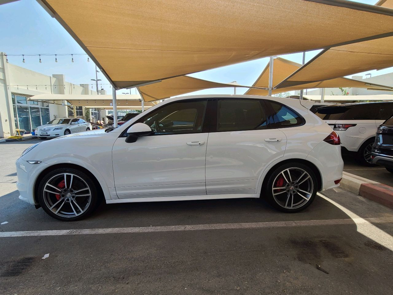 Porsche Cayenne - Image 3