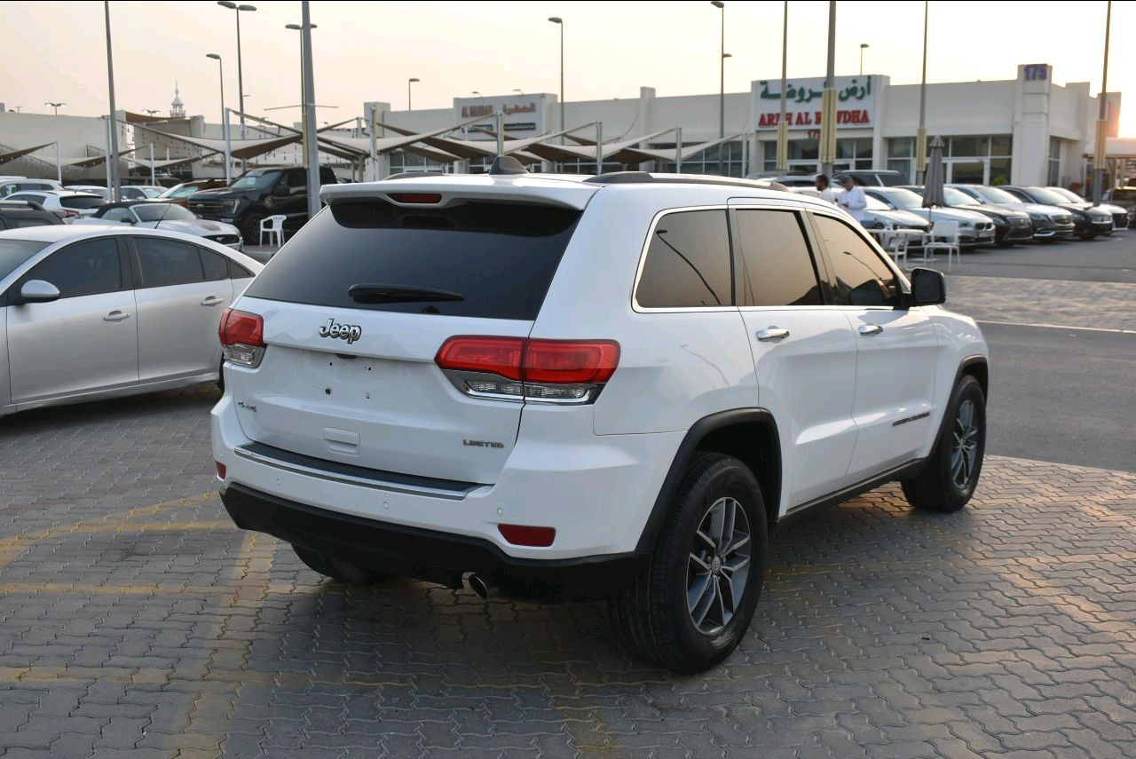 Jeep Grand Cherokee - Image 8
