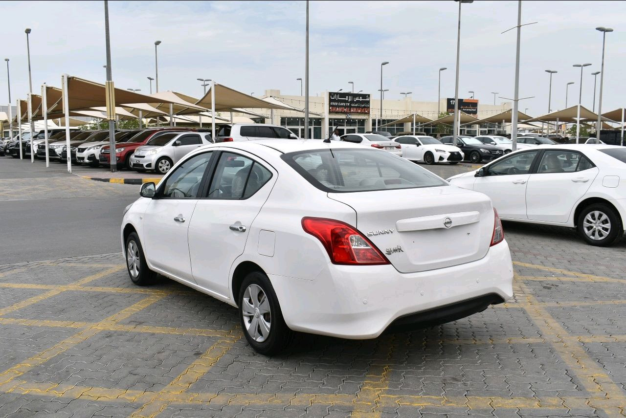 Nissan Sunny - Image 5