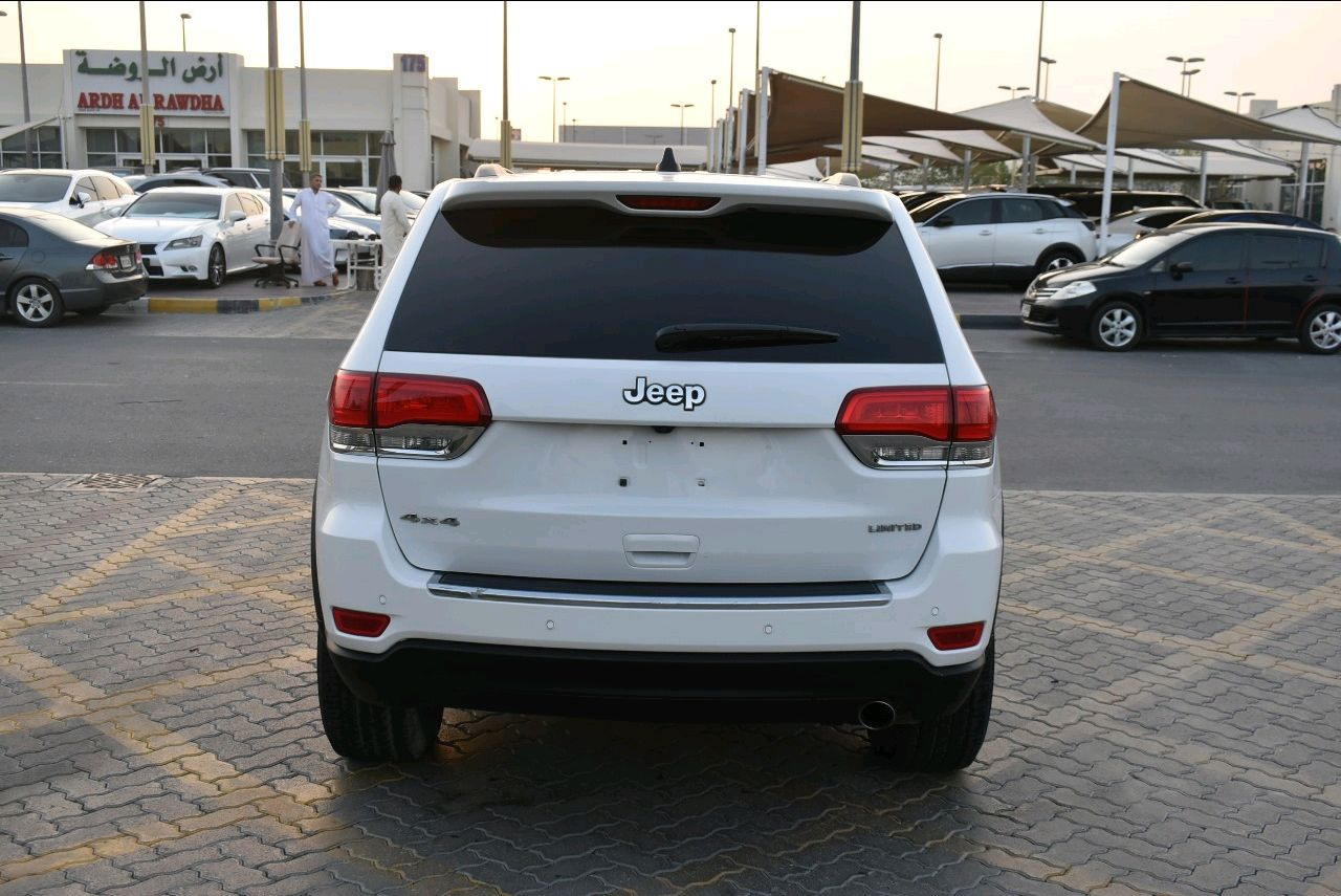 Jeep Grand Cherokee - Image 11