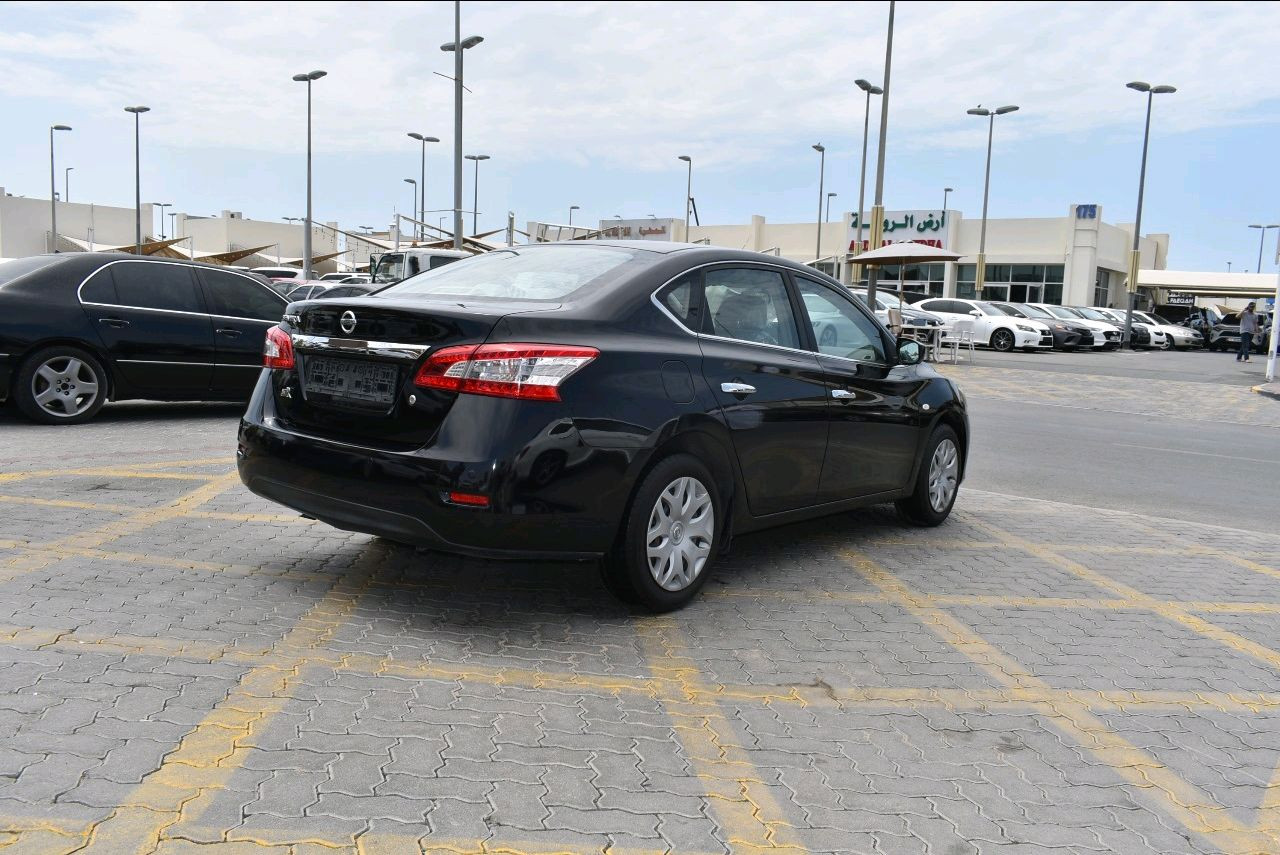 Nissan Sentra - Image 9