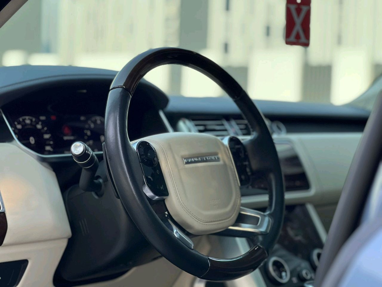 Range Rover Vogue - Image 11