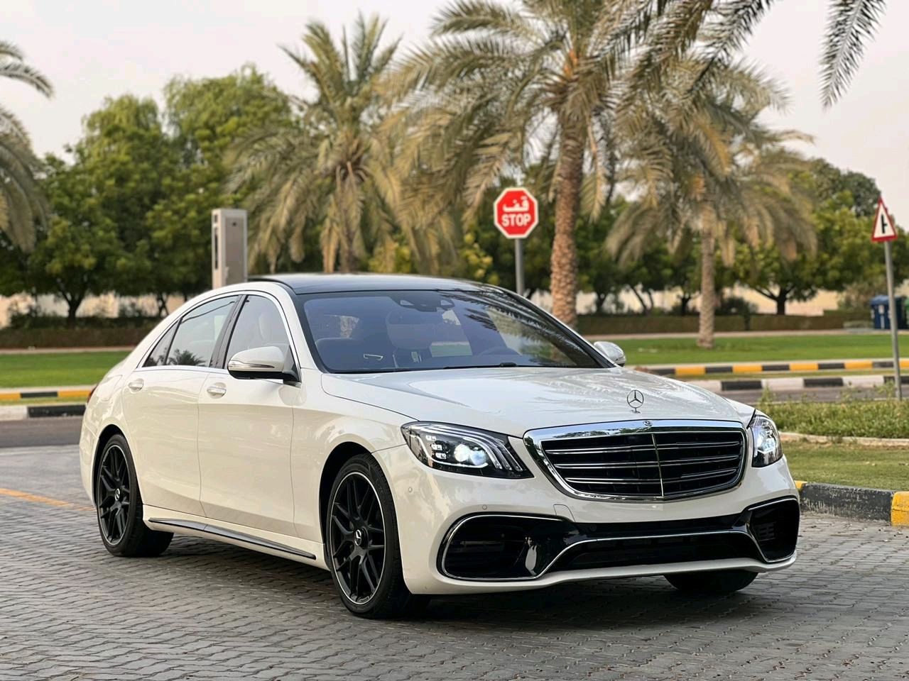 Mercedes Benz S-Class - Image 8