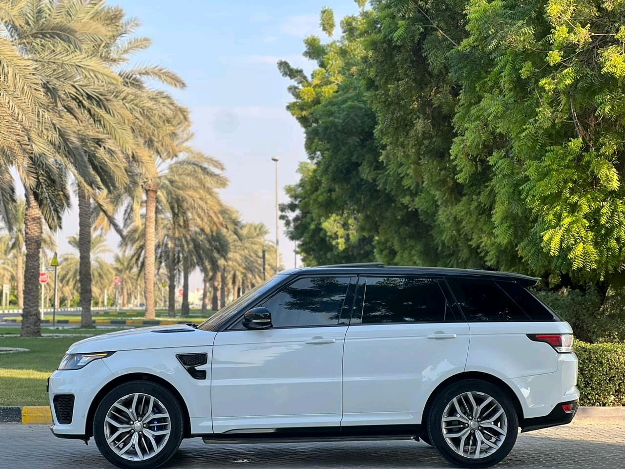 Range Rover Sport SVR - Image 6