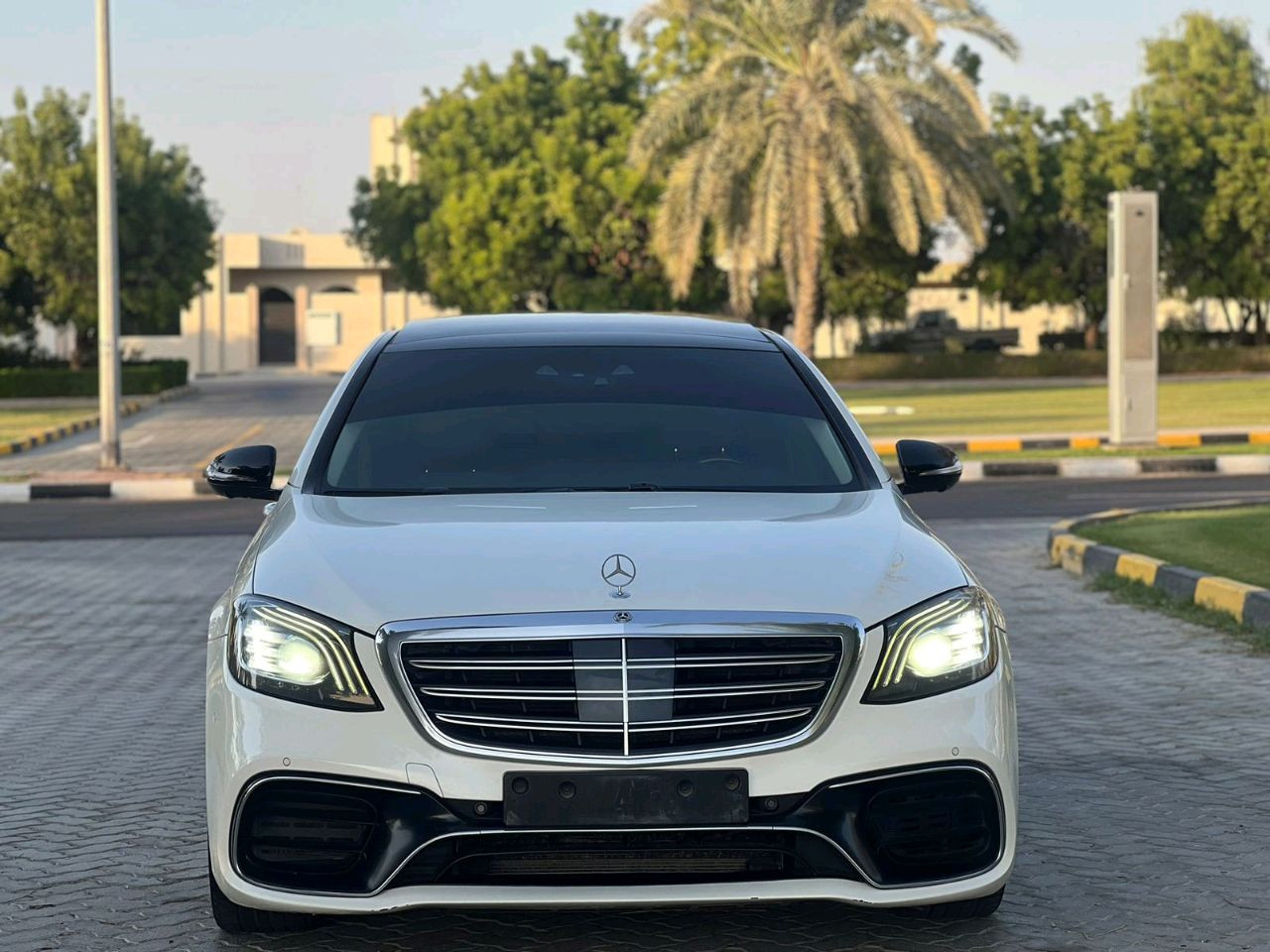 Mercedes Benz S-Class - Image 8