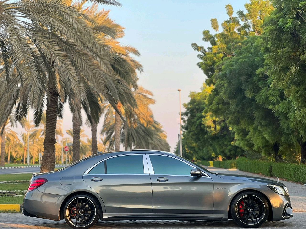 Mercedes Benz S-Class - Image 11