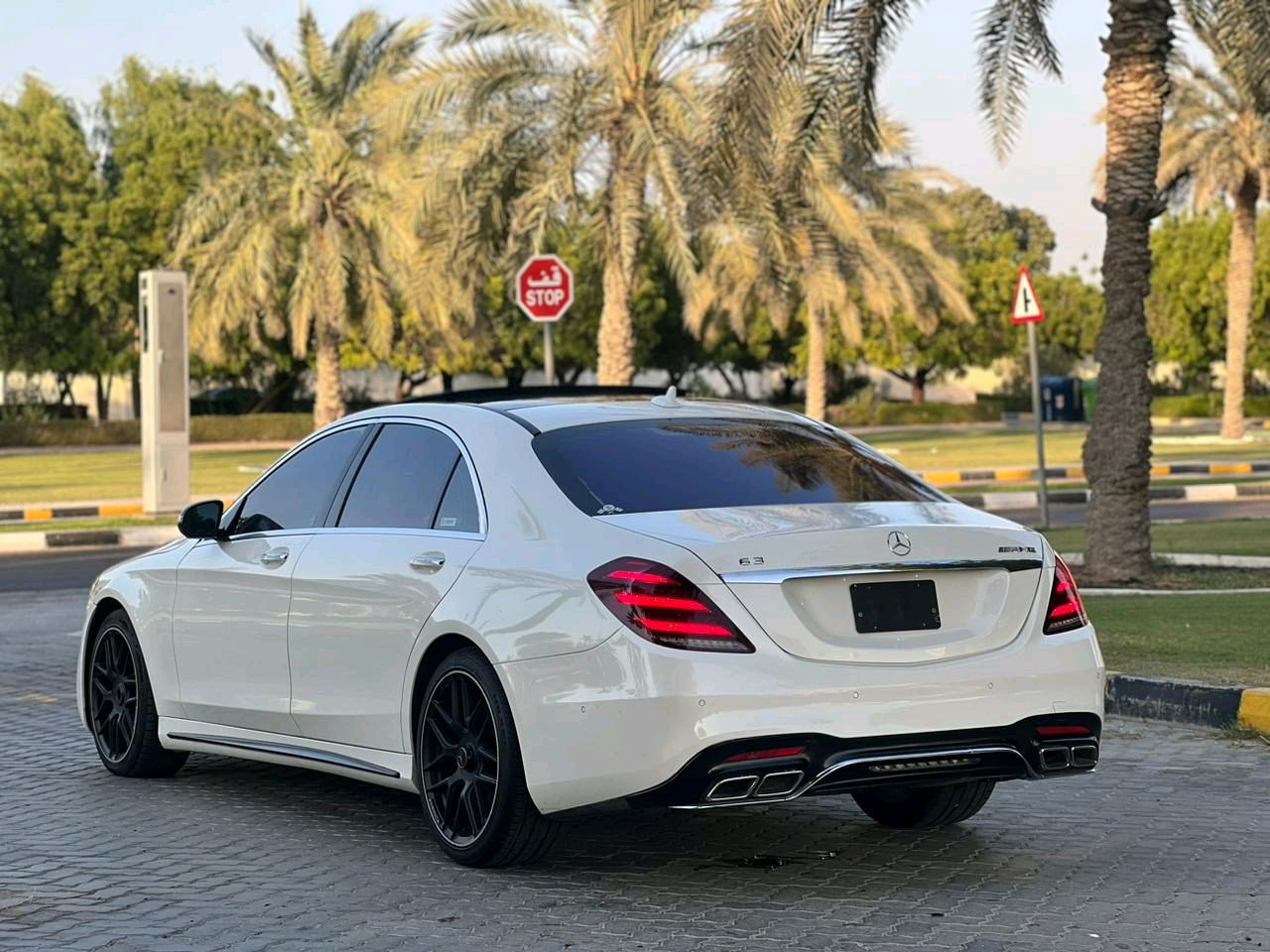 Mercedes Benz S-Class - Image 9