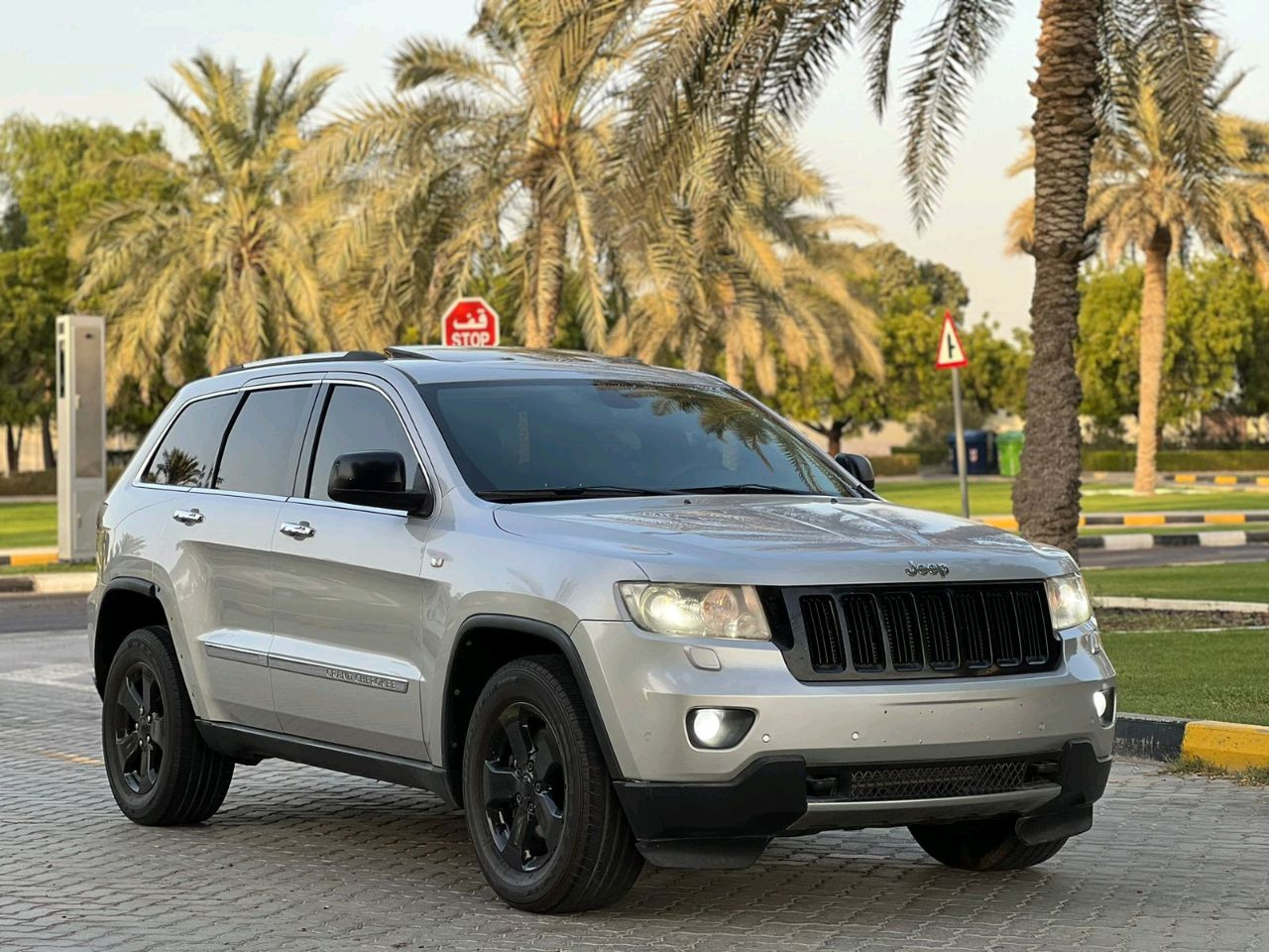 Jeep Grand Cherokee - Image 10