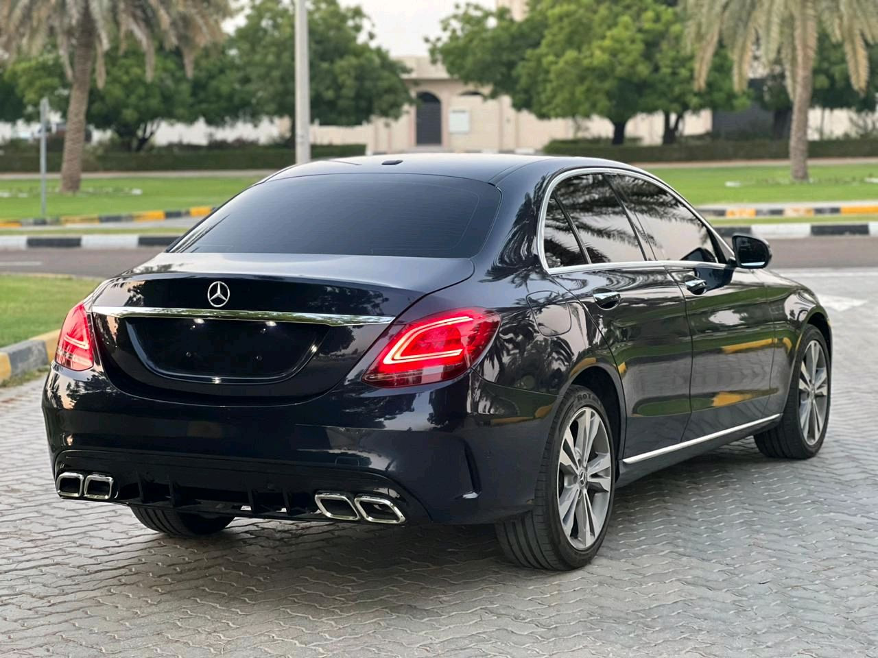 Mercedes Benz C-Class - Image 8