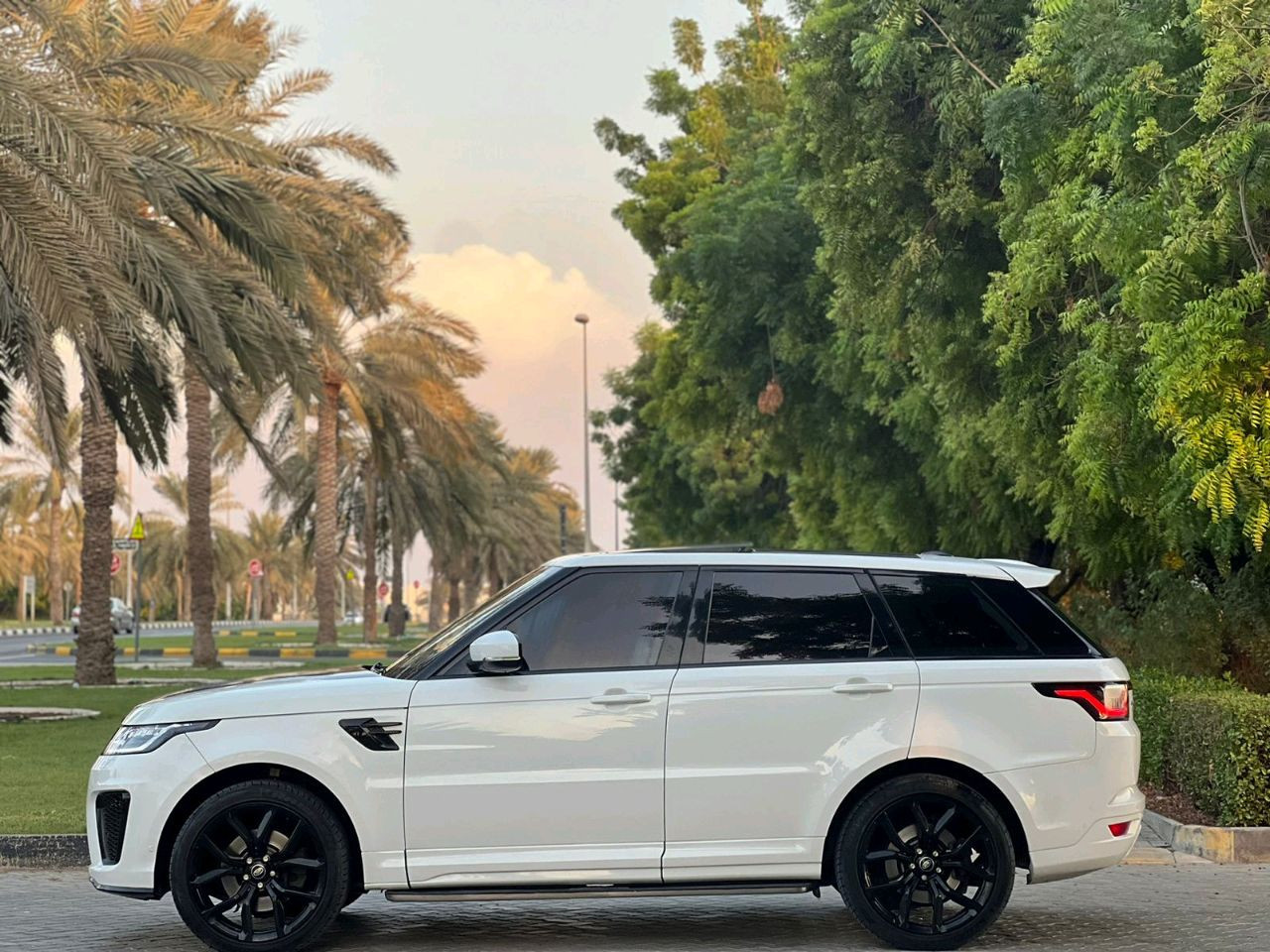 Range Rover Sport SVR - Image 6