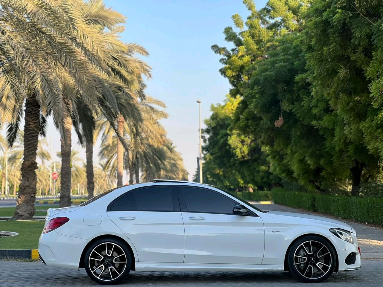 Mercedes Benz C-Class - Image 9