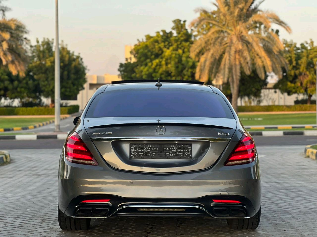 Mercedes Benz S-Class - Image 7