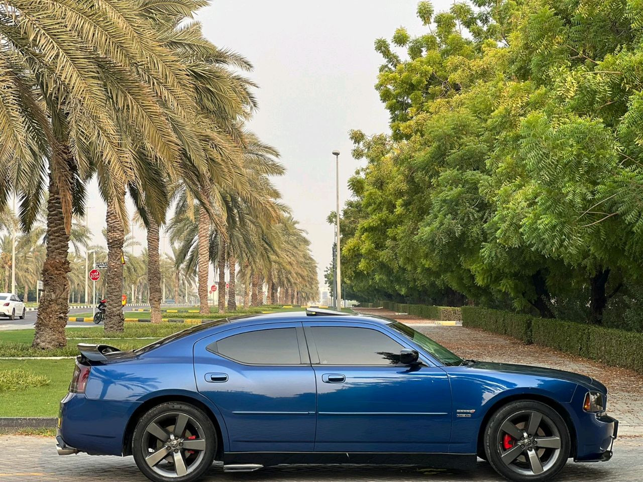 Dodge Charger - Image 11